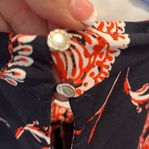 Beautiful sleeveless top - Picture 4 of 6